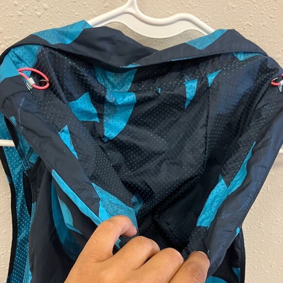 Lululemon “Pack it” vest Women's Blue Patterned size 2 - Picture 11 of 16